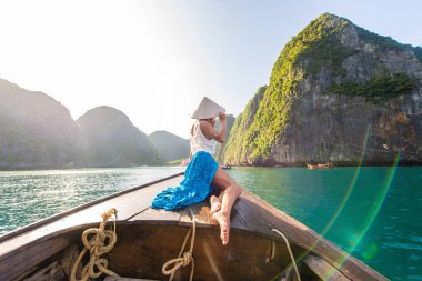 Tayland uzun kuyruklu tekne güzel kadın