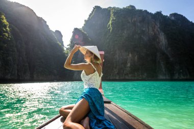 Tayland uzun kuyruklu tekne güzel kadın