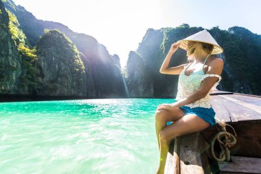 Tayland uzun kuyruklu tekne güzel kadın