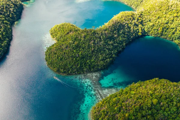 Sugba Lagoon i Siargao, Filippinerna. Aerial shot tagen med Dron — Stockfoto