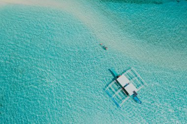 Filipinler, Coron eyaletinde Bulog dos adaları. Hava sho
