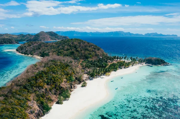 Île Malcapuya dans les philippines, province de Coron. Plan aérien — Photo