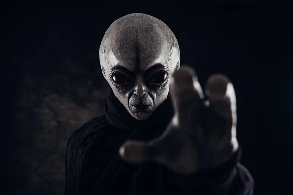 Främmande varelse har ett budskap för människor. Grey kind Humanoid från — Stockfoto