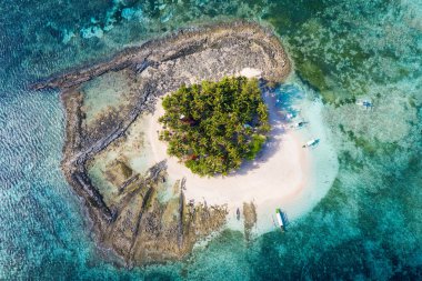 Filipinler 'de tropikal plaj, Guyam Adası