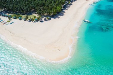 Filipinler 'de tropikal plaj, DAKU Adası