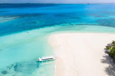 Filipinler 'de tropikal plaj, DAKU Adası