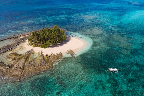 Tropiska stranden i Filippinerna, Guyam Island — Stockfoto