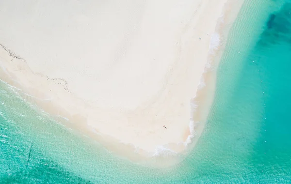 Tropischer Strand auf den Philippinen, Insel Daku — Stockfoto