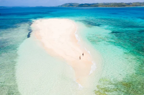 Spiaggia tropicale nelle Filippine, Isola Nuda — Foto Stock