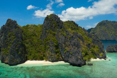 El Nido, Palawan, Filipinler içinde tropikal plaj