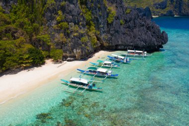 El Nido, Palawan, Filipinler içinde tropikal plaj