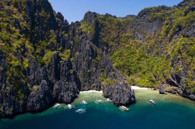 El Nido, Palawan, Filipinler içinde tropikal plaj