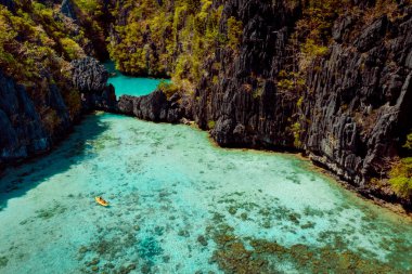 El Nido, Palawan, Filipinler içinde tropikal plaj
