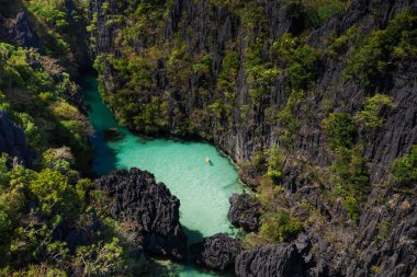 El Nido, Palawan, Filipinler içinde tropikal plaj