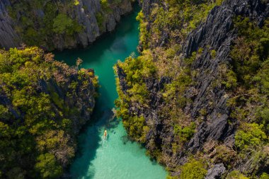 El Nido, Palawan, Filipinler içinde tropikal plaj