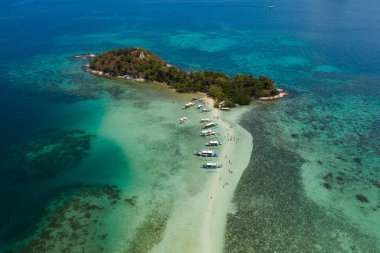 El Nido, Palawan, Filipinler içinde tropikal plaj