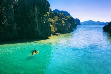 El Nido, Palawan, Filipinler içinde tropikal plaj