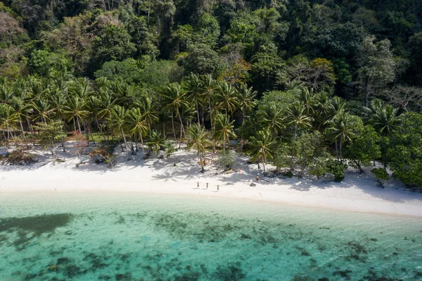 Spiaggia tropicale a El Nido, Palawan, Filippine — Foto Stock