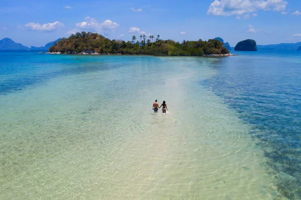 Tropical beach in El Nido, Palawan, Philippines — Stock Photo, Image