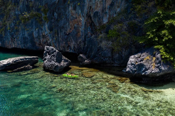 Trópusi strand el Nido, Palawan, Fülöp-szigetek — Stock Fotó