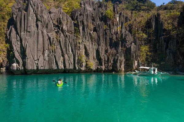 Plage tropicale à El Nido, Palawan, Philippines — Photo