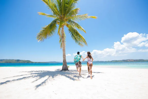 Tropical Beach in Coron, Filipijnen — Stockfoto