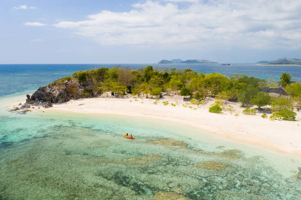 Tropical Beach i Coron, Filippinerna — Stockfoto