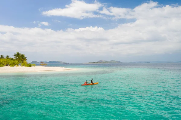 Playa tropical en Coron, Filipinas —  Fotos de Stock