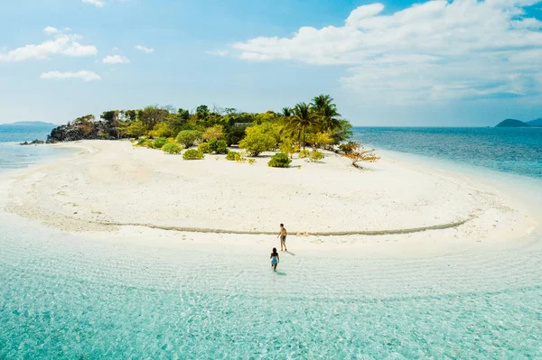 Playa tropical en Coron, Filipinas —  Fotos de Stock