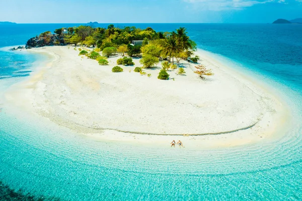 菲律宾科龙的热带海滩 — 图库照片