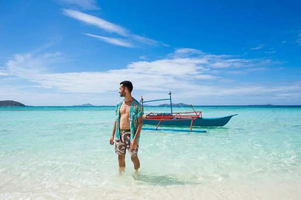 Tropical Beach in Coron, Filipijnen — Stockfoto