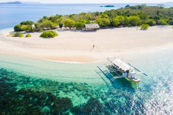 Tropical Beach i Coron, Filippinerna — Stockfoto