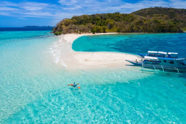 Tropical Beach in Coron, Filipijnen — Stockfoto