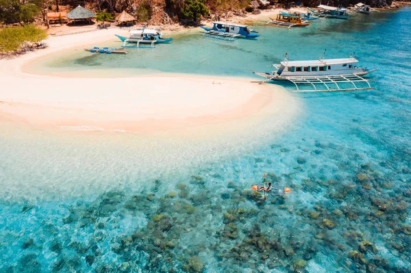 Tropical Beach i Coron, Filippinerna — Stockfoto