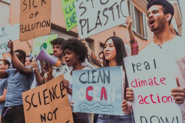 Küresel ısınma karşı gösteren eylemciler