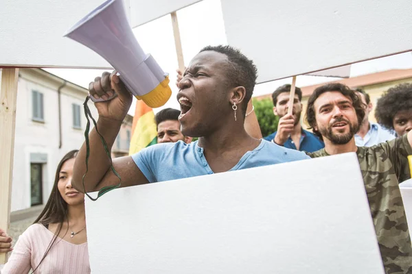 Aktivisté předvádějící proti sociálním otázkám — Stock fotografie