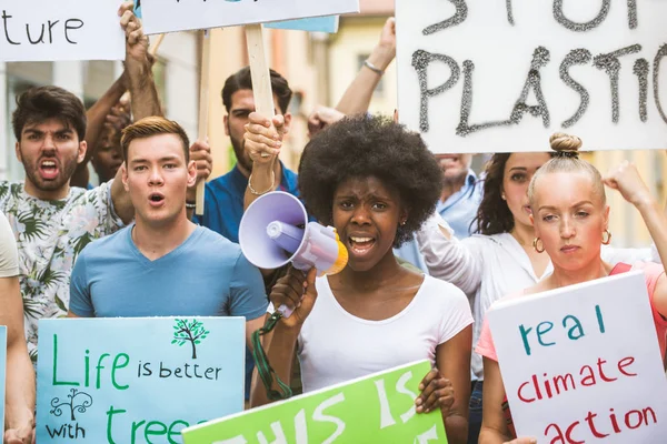 Activistas manifestándose contra el calentamiento global —  Fotos de Stock
