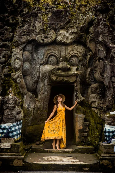 Pretty girl at Goa Gajah, Bali — Stock Photo, Image