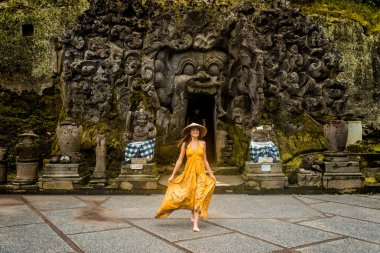 Goa Gajah 'da güzel kız, Bali