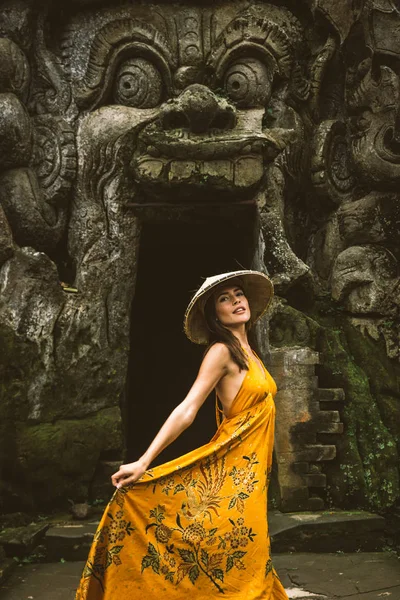 Pretty girl at Goa Gajah, Bali — Stock Photo, Image