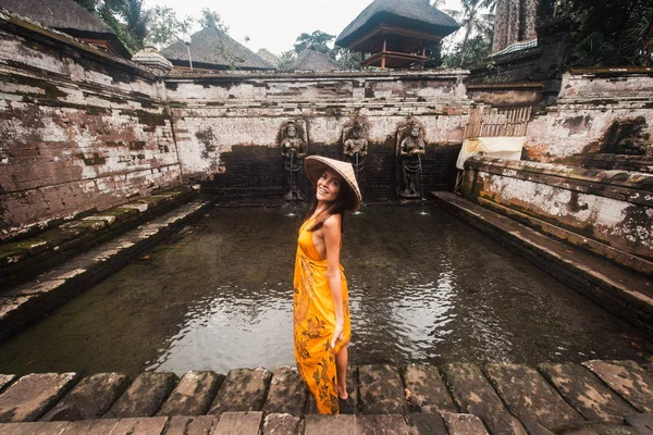 Pretty girl at Goa Gajah, Bali — Stock Photo, Image