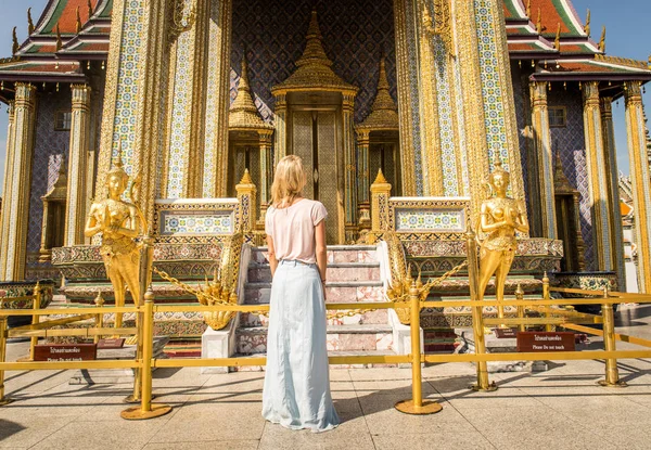Bangkok, Tayland'ı keşfeden turistler