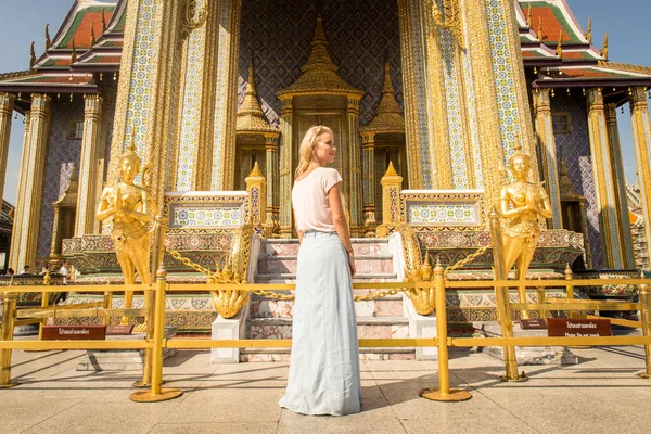 Bangkok, Tayland'ı keşfeden turistler