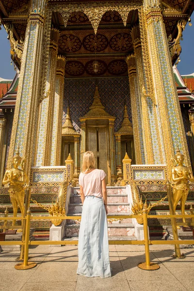 Bangkok, Tayland'ı keşfeden turistler