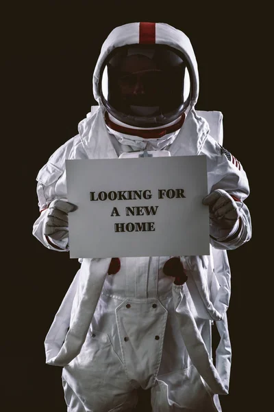 지구를 떠나는 우주 비행사. 인류를 위한 새로운 집을 찾고 있다. — 스톡 사진
