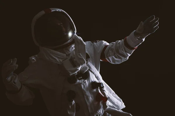 Astronauta a sair da Terra. Buscando um novo lar para a humanidade . — Fotografia de Stock