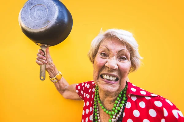 Mulher Sênior Feliz Brincalhão Divertindo Retrato Uma Bela Senhora Acima — Fotografia de Stock