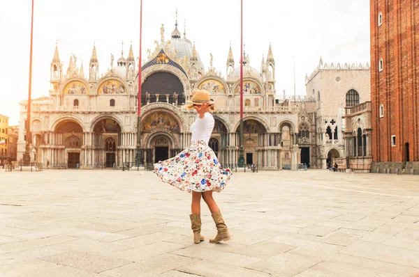 Beatiful Jovem Casal Divertindo Visitar Veneza Turistas Que Viajam Itália — Fotografia de Stock