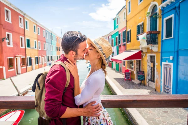 Beatiful Jovem Casal Divertindo Visitar Veneza Turistas Que Viajam Itália — Fotografia de Stock