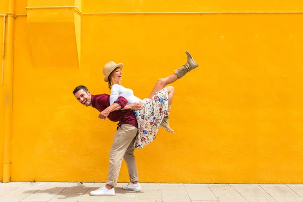 Beau Jeune Couple Qui Amuse Visitant Venise Touristes Voyageant Italie — Photo